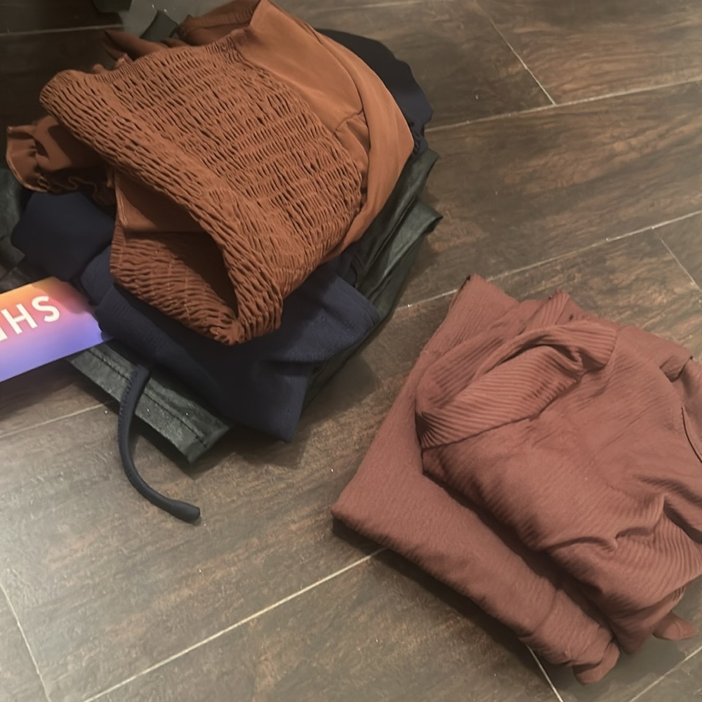 Shein Clothes - Picture 2 of 3